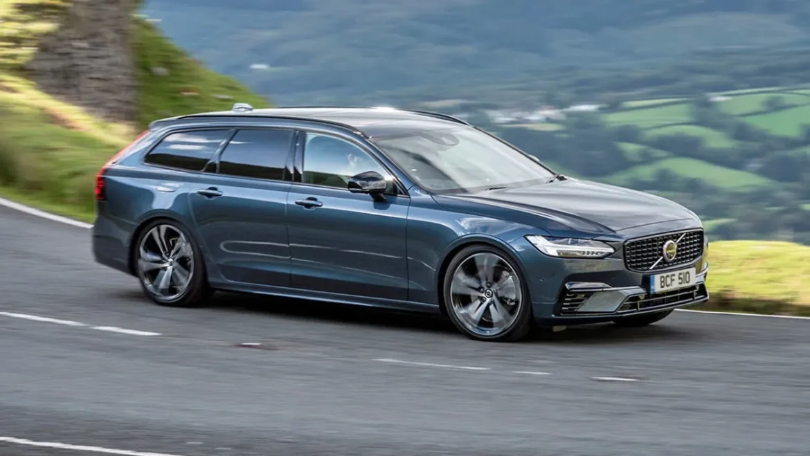 Volvo V90 Cross Country – огляд універсала з характером