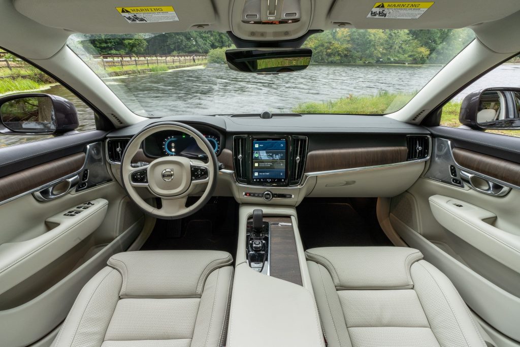 Volvo V90 Cross Country салон, у якому хочеться бути