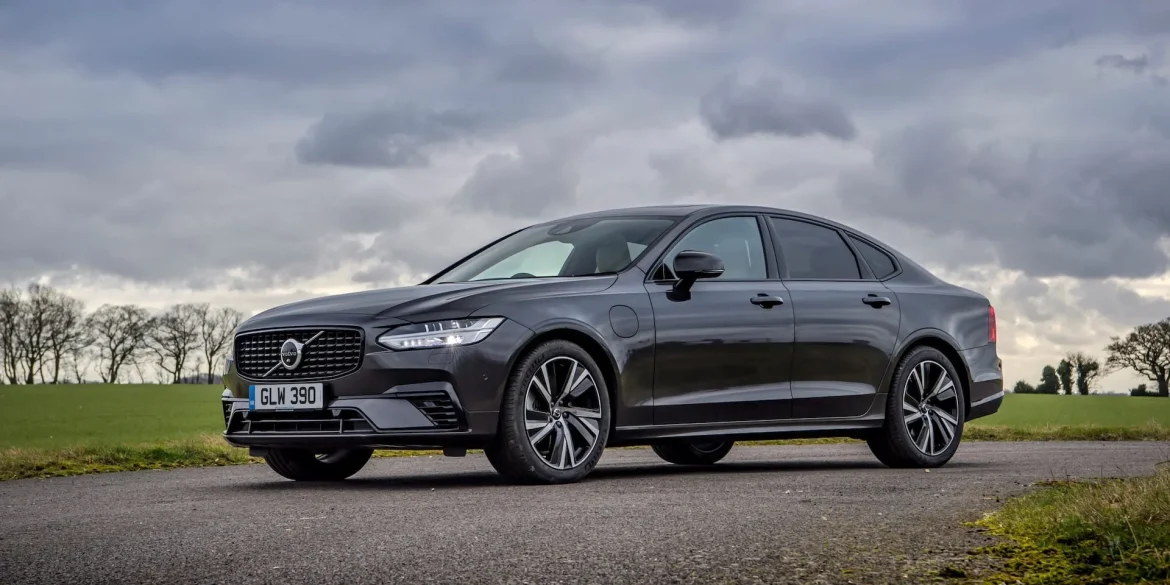Volvo S90: скандинавський бізнес-клас без компромісів