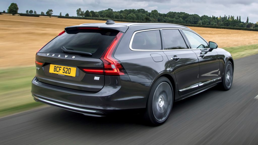 Volvo V90 Cross Country характеристики: що під капотом і навколо