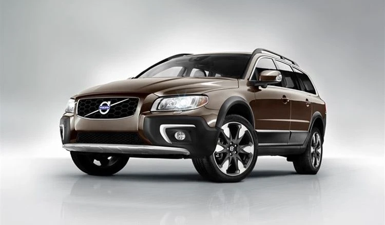 Volvo XC70 кліренс: перевірено на ямах і снігу