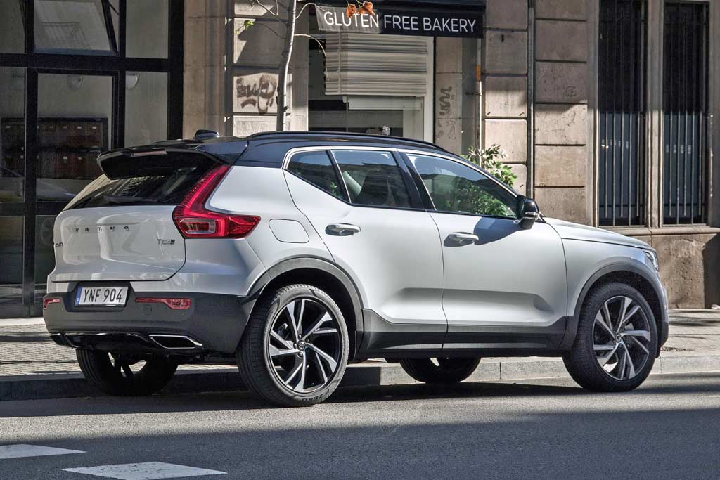 Порівняння Volvo XC40 і XC40 Recharge