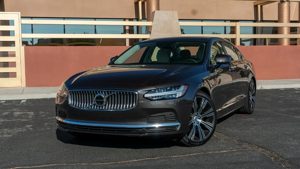 Volvo S90 ціна: від чого залежить і що отримуєте
