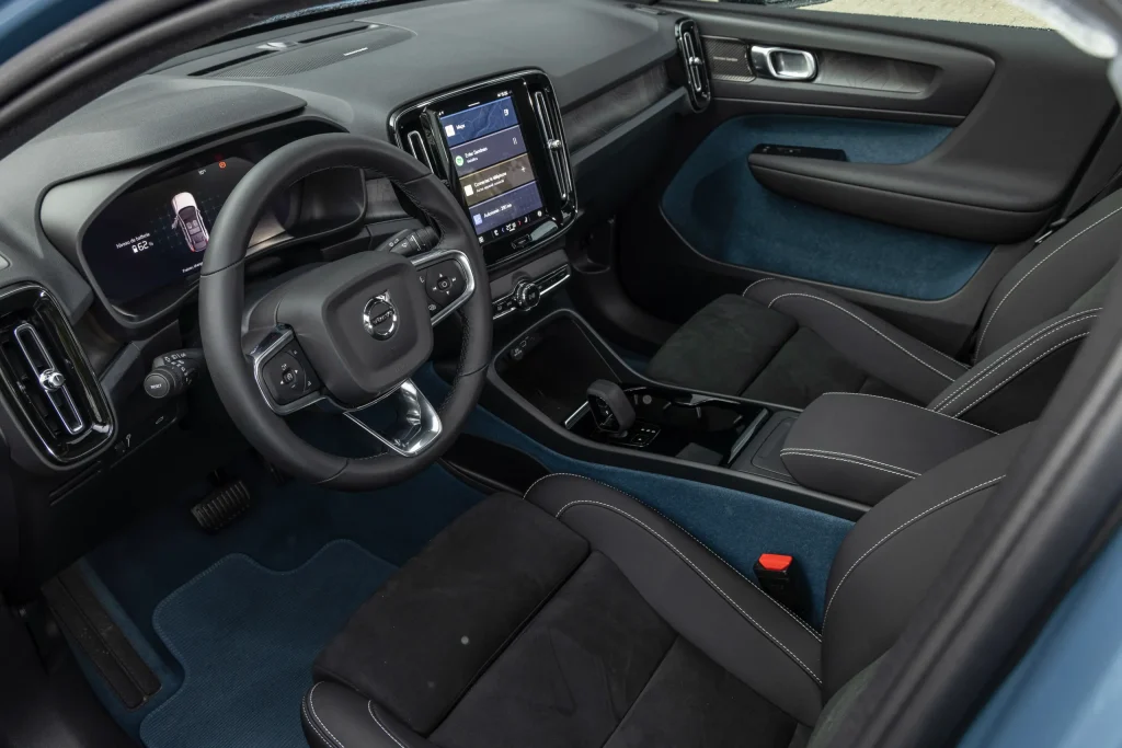 Ціни, комплектації та що ви отримуєте  від Volvo C40