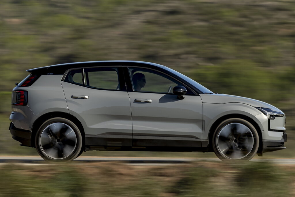 Огляд Volvo EX30: Переваги та Недоліки